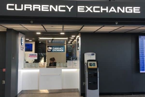 Airport currency exchange - international travel tips