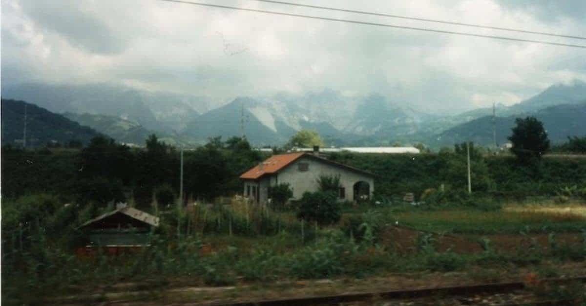 Italian-countryside-from-train