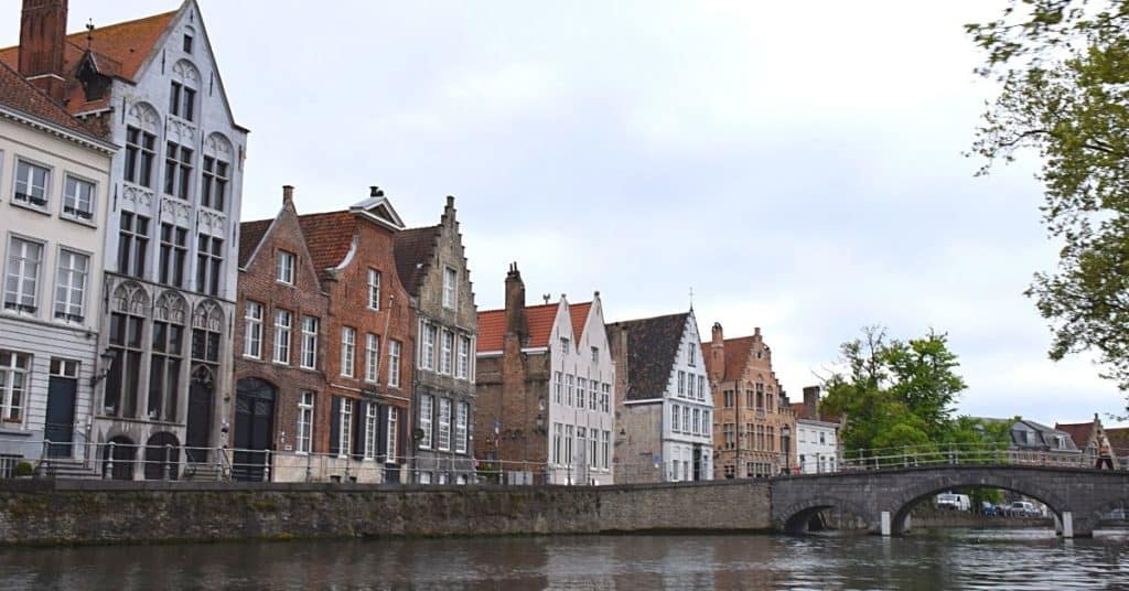 Bruges buildings and canal