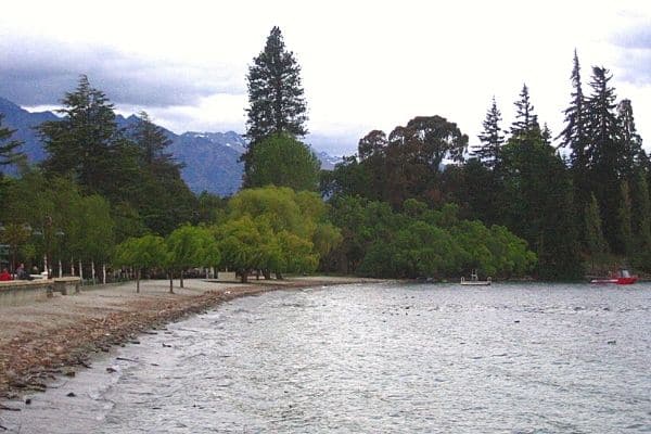Queenstown Trail on Lake Wakatipu