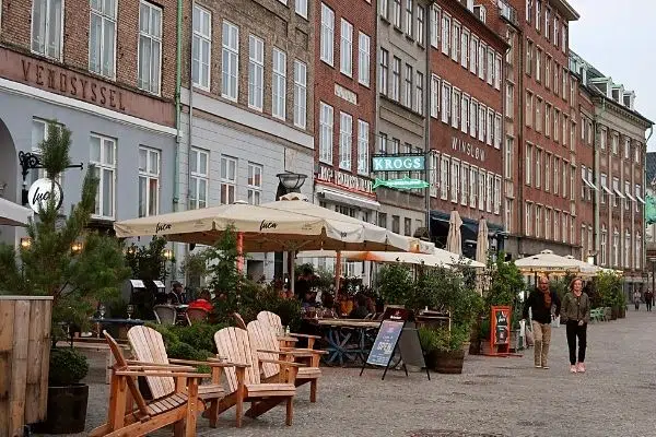 Fredericksholms Kanal outdoor dining Copenhagen