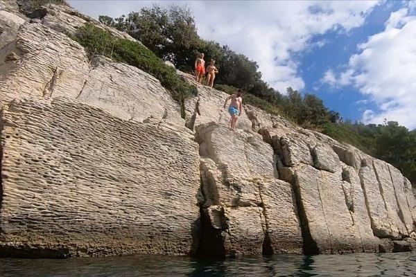 Cliff jumping at Kasjuni Beach for Split solo travel itinerary