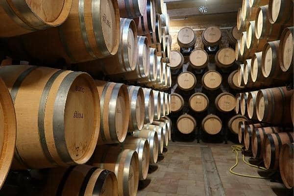 Wine barrels Stina Winery, Bol