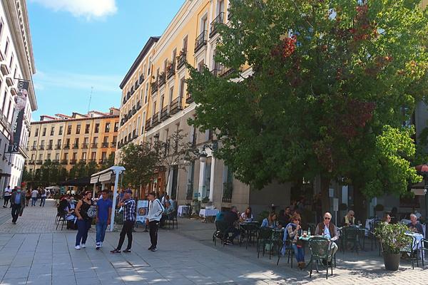 outdoor dining in Centro Madrid
