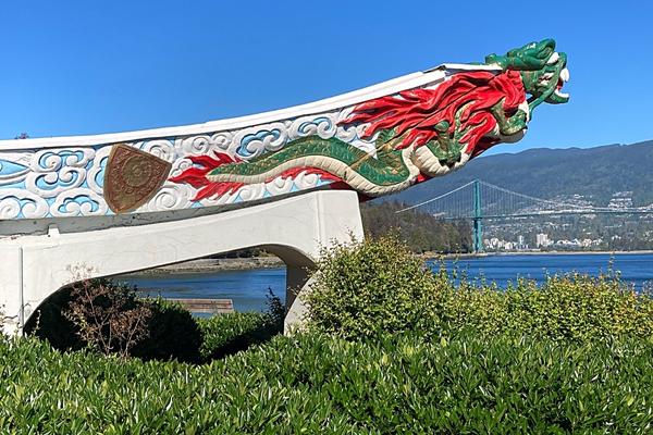 Dragon statue_Vancouver BC Canada